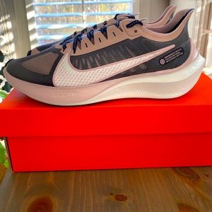 SOLD ❤️New Nike Zoom Gravity